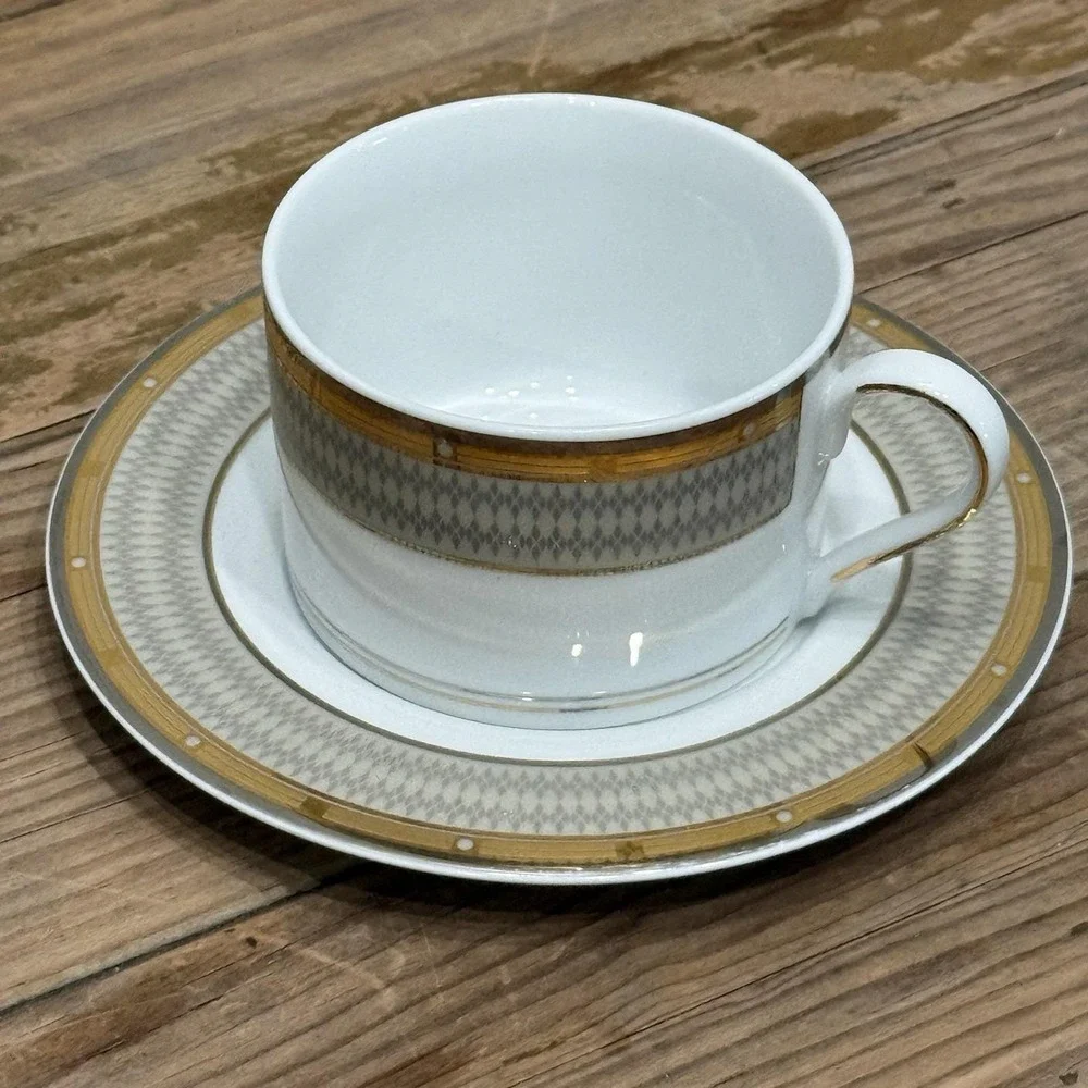 Lot of 2 Mikasa Cambridge Porcelain Cups & Saucers Y0501 Esquire Line Gold Gray